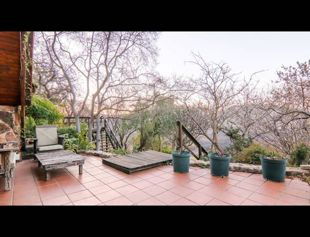 6 BEDROOM LODGE FOR SALE IN SCHURVEBERG AH